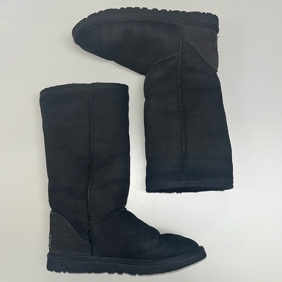 UGG genuine leather upper classic Tall womens sheepskin boots size W5 - Picture 2 of 11